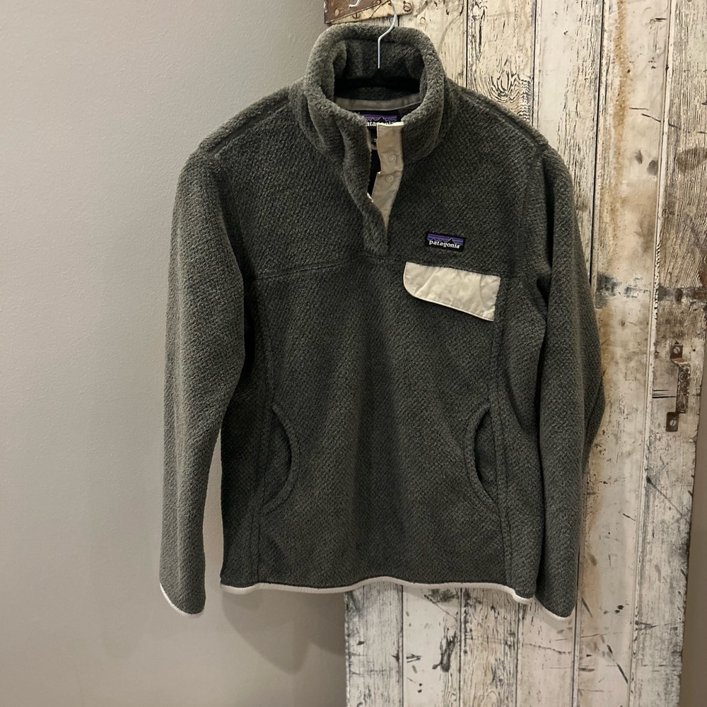Women’s Patagonia fleece pullover - Medium